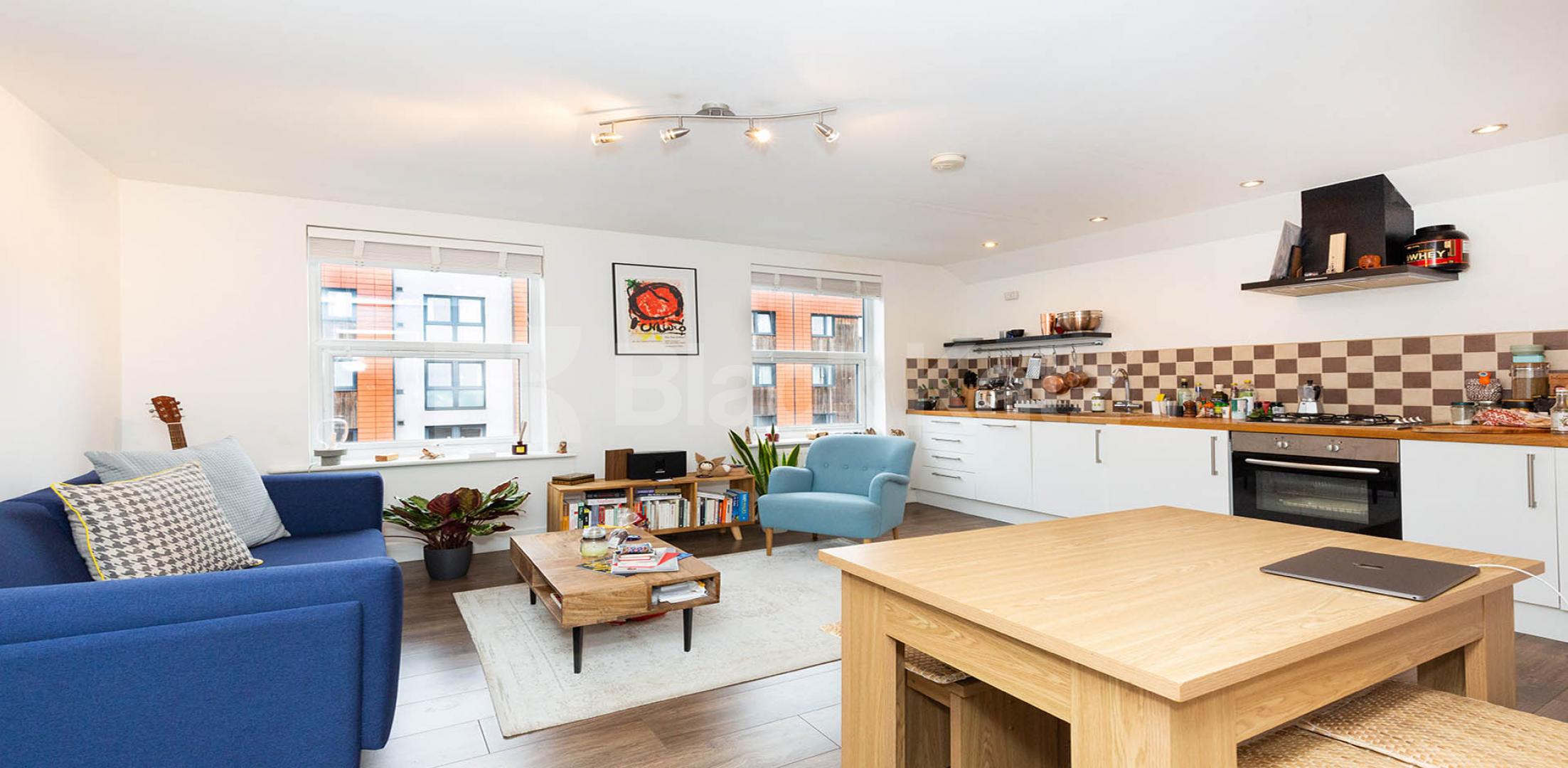 			SPACIOUS MODERN ONE BED!, 1 Bedroom, 1 bath, 1 reception Flat			 Caledonian Road, CALEDONIAN ROAD